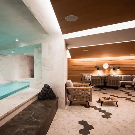 La Mourra Hotel 5*